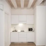 Milan شقة فندقية