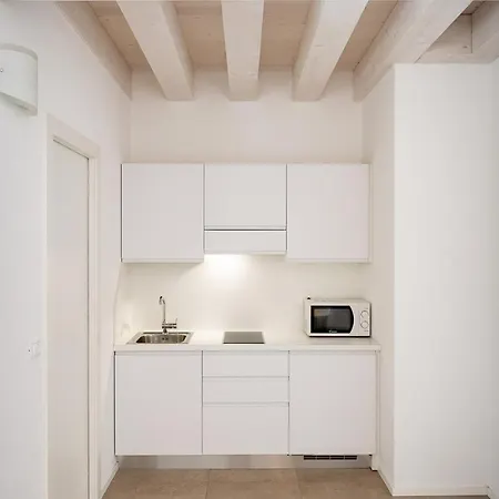 Milan מלון דירות