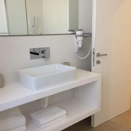Milan 4*